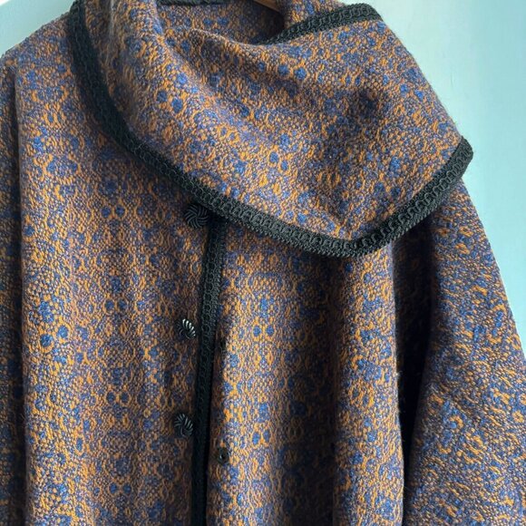 Vintage wool Borw Blue Woven Button Closure Neck Detail Cape OS - Picture 2 of 6